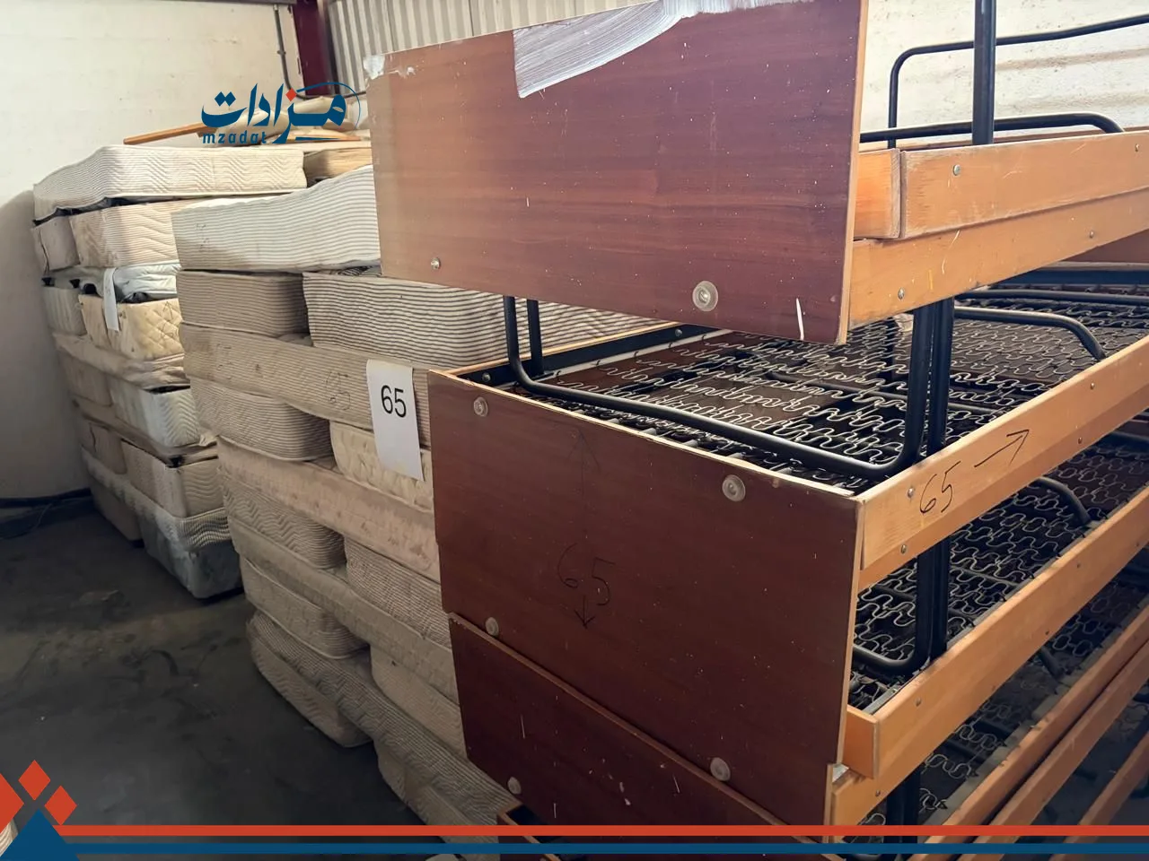 65. Single mattress(20)+Wooden bed base(10)