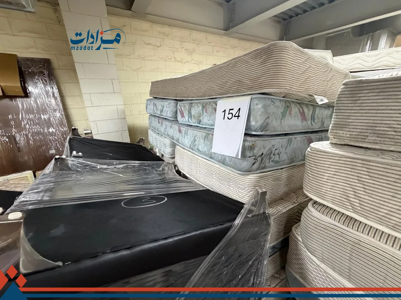 154. Single mattress(20)+single head board(3)